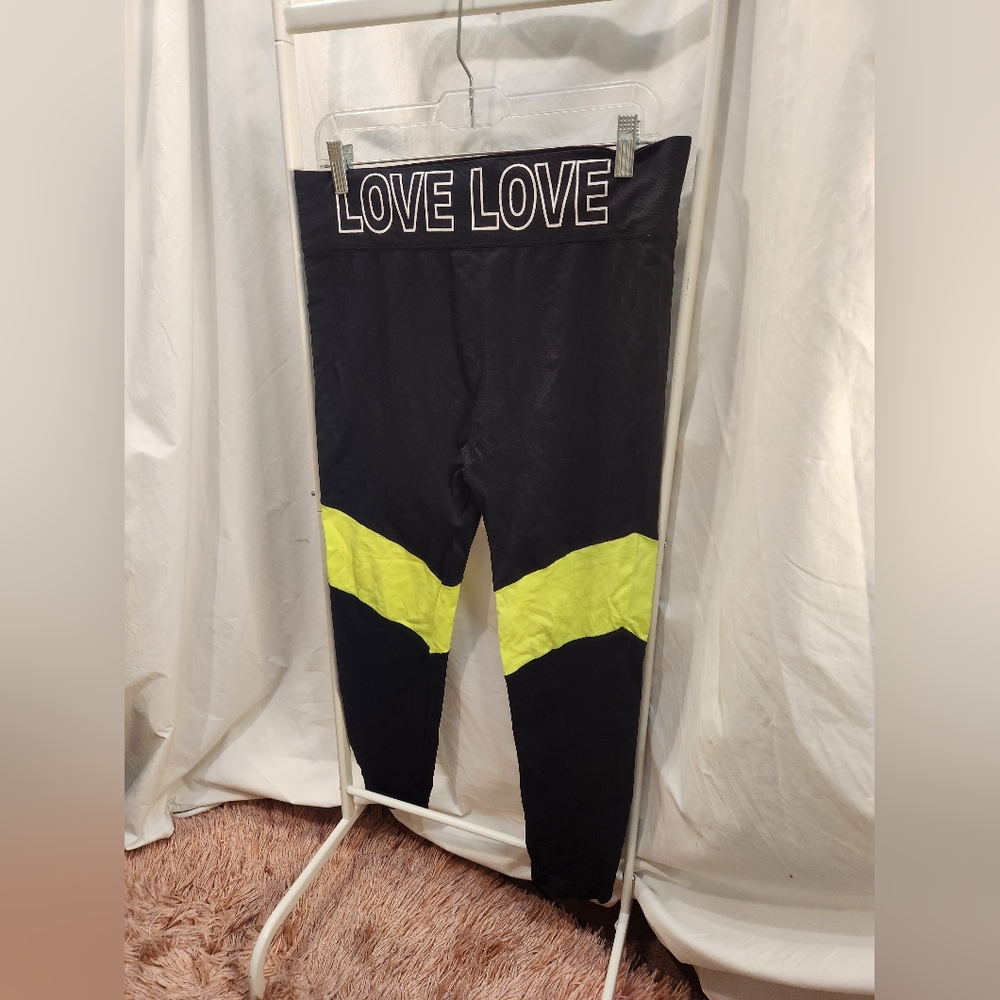 LOVE ❤️ ARI LEGGINGS